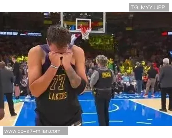 雷迪克关注东契奇与八村塁伤情文森特周五将重新评估恢复情况